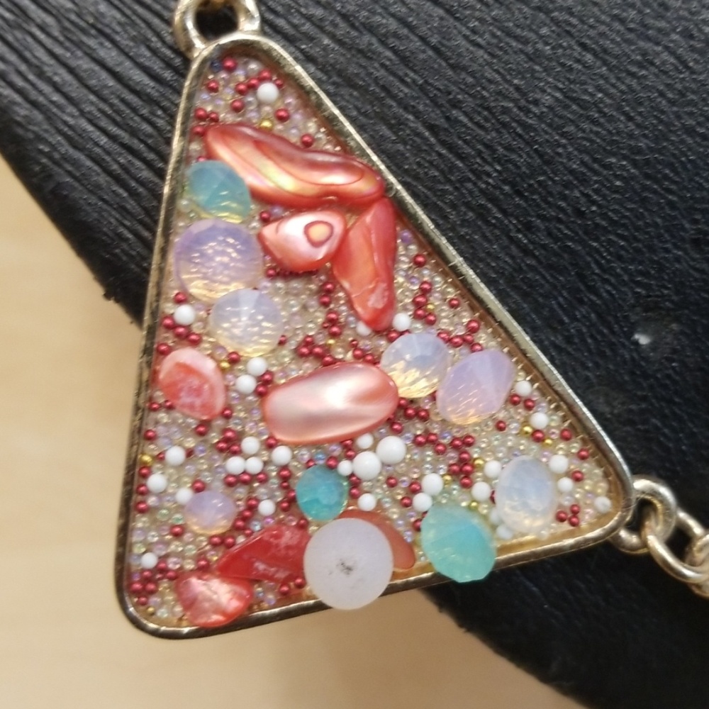 Gold Tone "Shell" Necklace - Picture 2 of 6